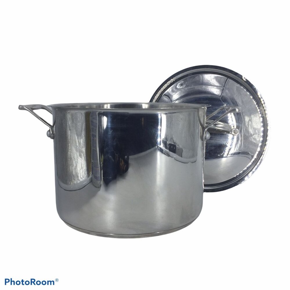 CUISINART #766-24  18/10 Stainless Steel Stock Pot 8 Qt. With Lid 7H X 10W